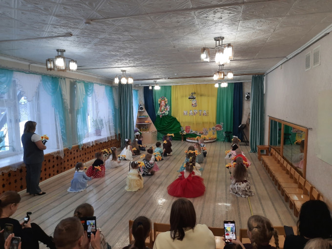 8 марта в средней группе.